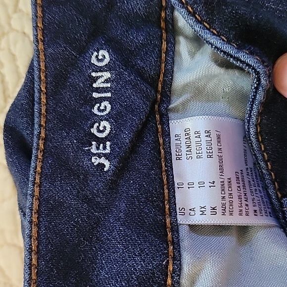 American Eagle Super Super Stretch Dark Wash Jeggings. Size 10 - Picture 3 of 6